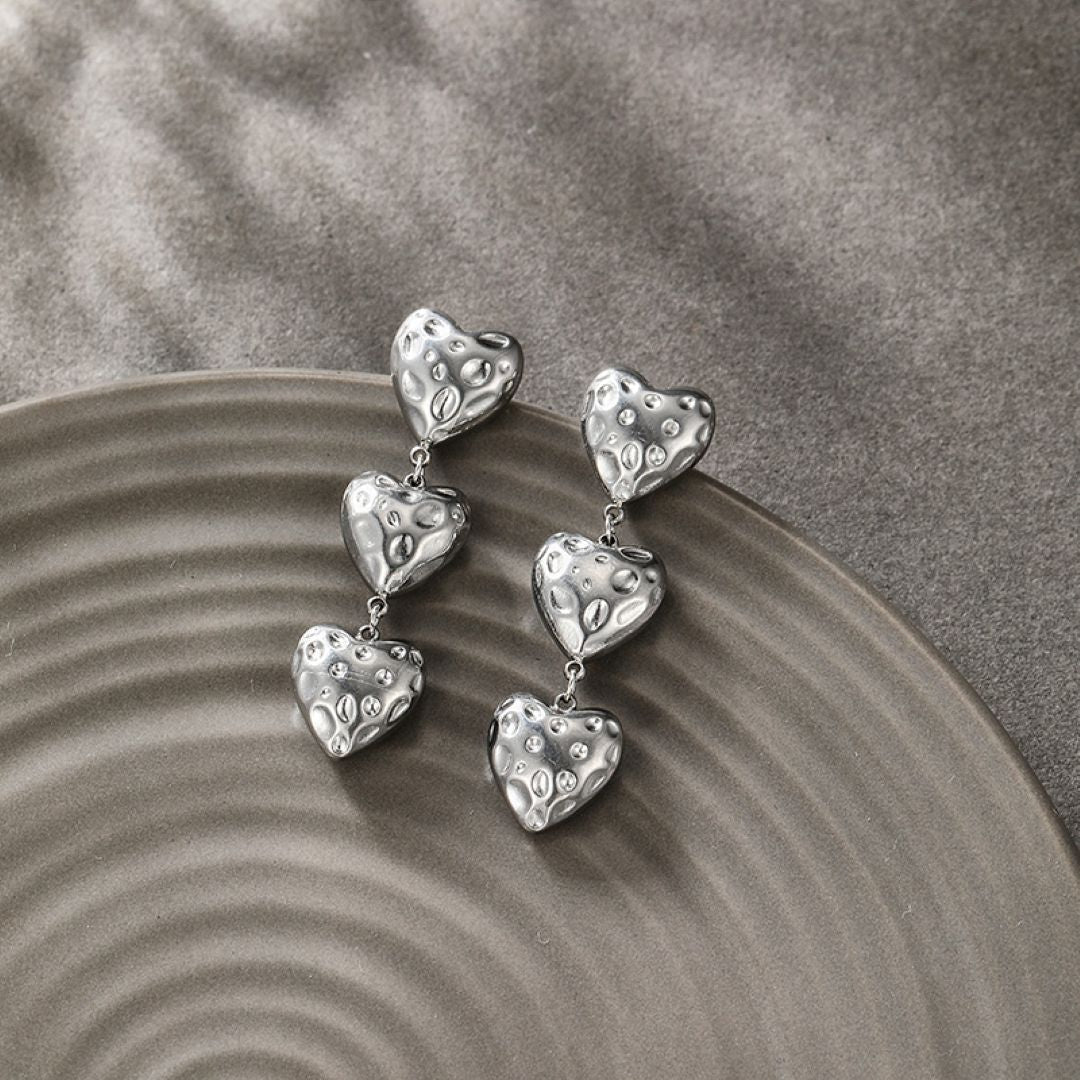 Cupids Necklace & Gold Heartbeat Earrings (Silver) 2